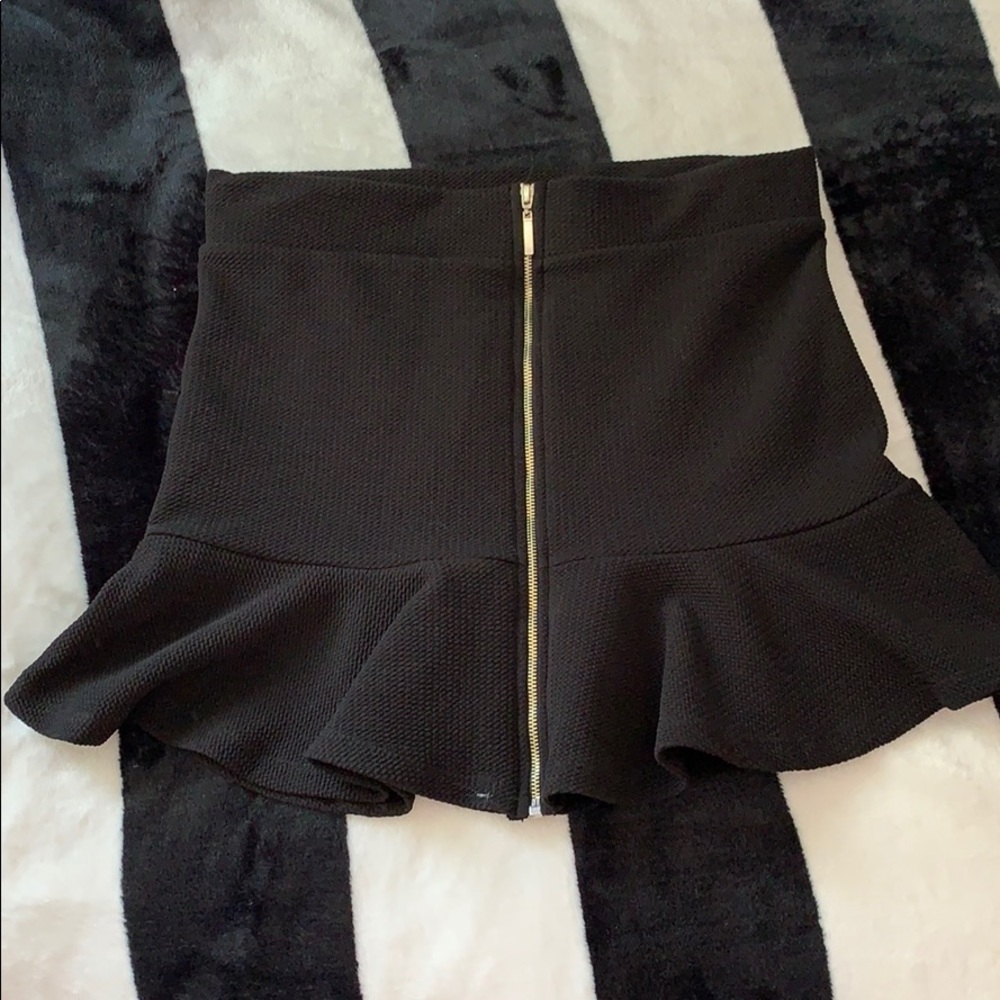black pencil skirt